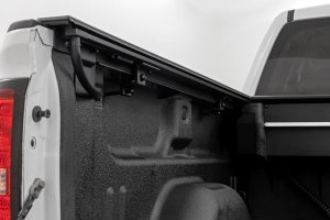 GMC Sierra 1500 Powered Bed Cover - Rough Country - Powered Retractable - Matte Black - '14-'18